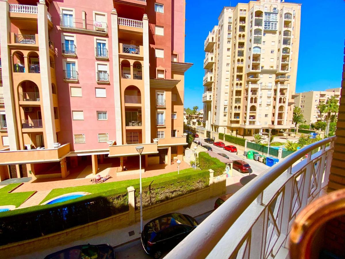 Beautiful Apartment Near Playa De Los Locos ตอร์เรเวียคา ภายนอก รูปภาพ