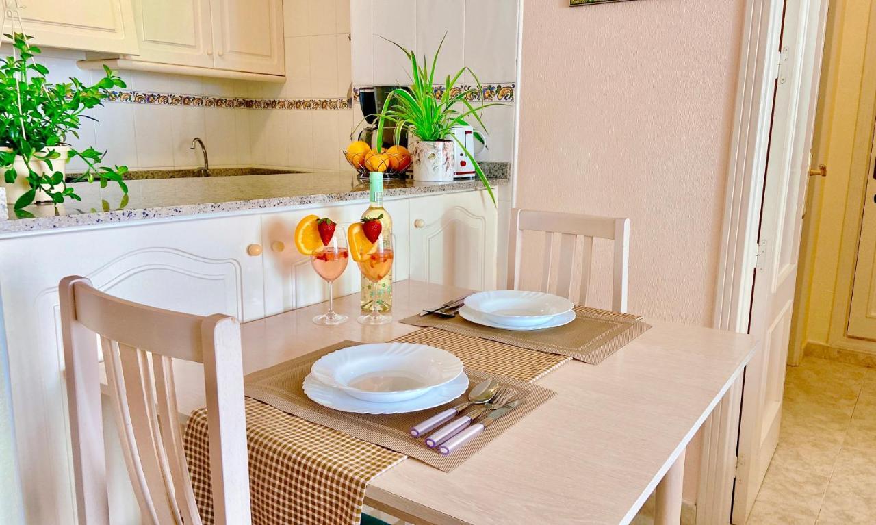 Beautiful Apartment Near Playa De Los Locos ตอร์เรเวียคา ภายนอก รูปภาพ