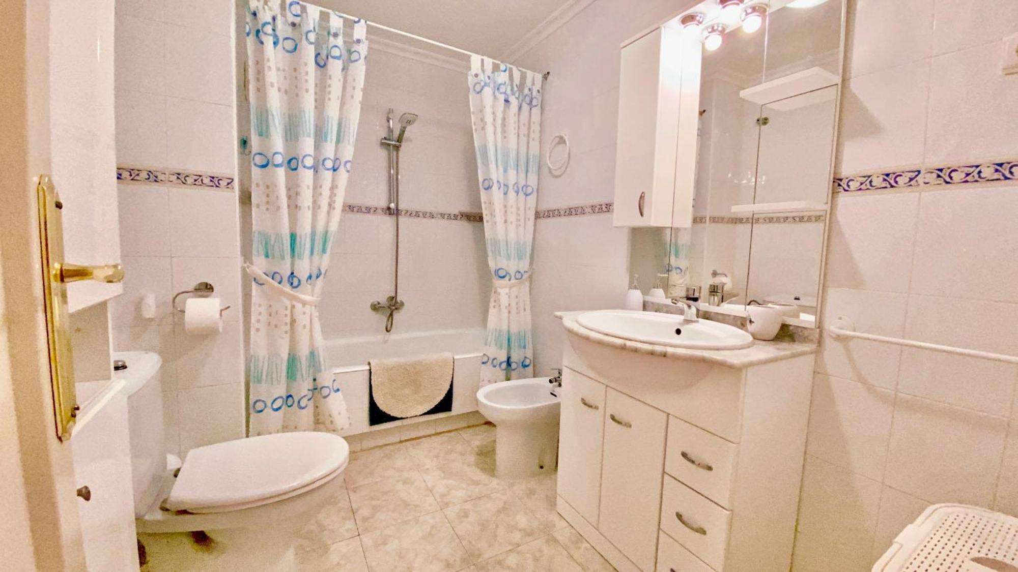Beautiful Apartment Near Playa De Los Locos ตอร์เรเวียคา ภายนอก รูปภาพ